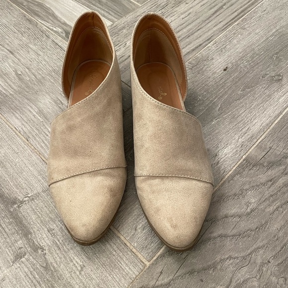Beige booties - Picture 1 of 2